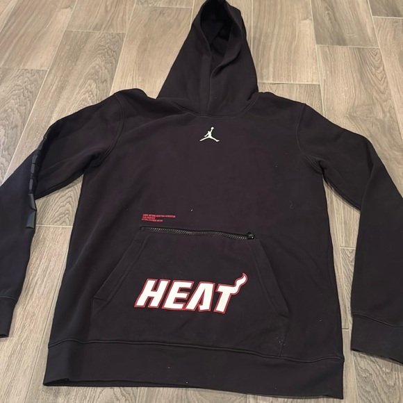 Jordan Boys Black Miami Heat Sweatshirt Size L